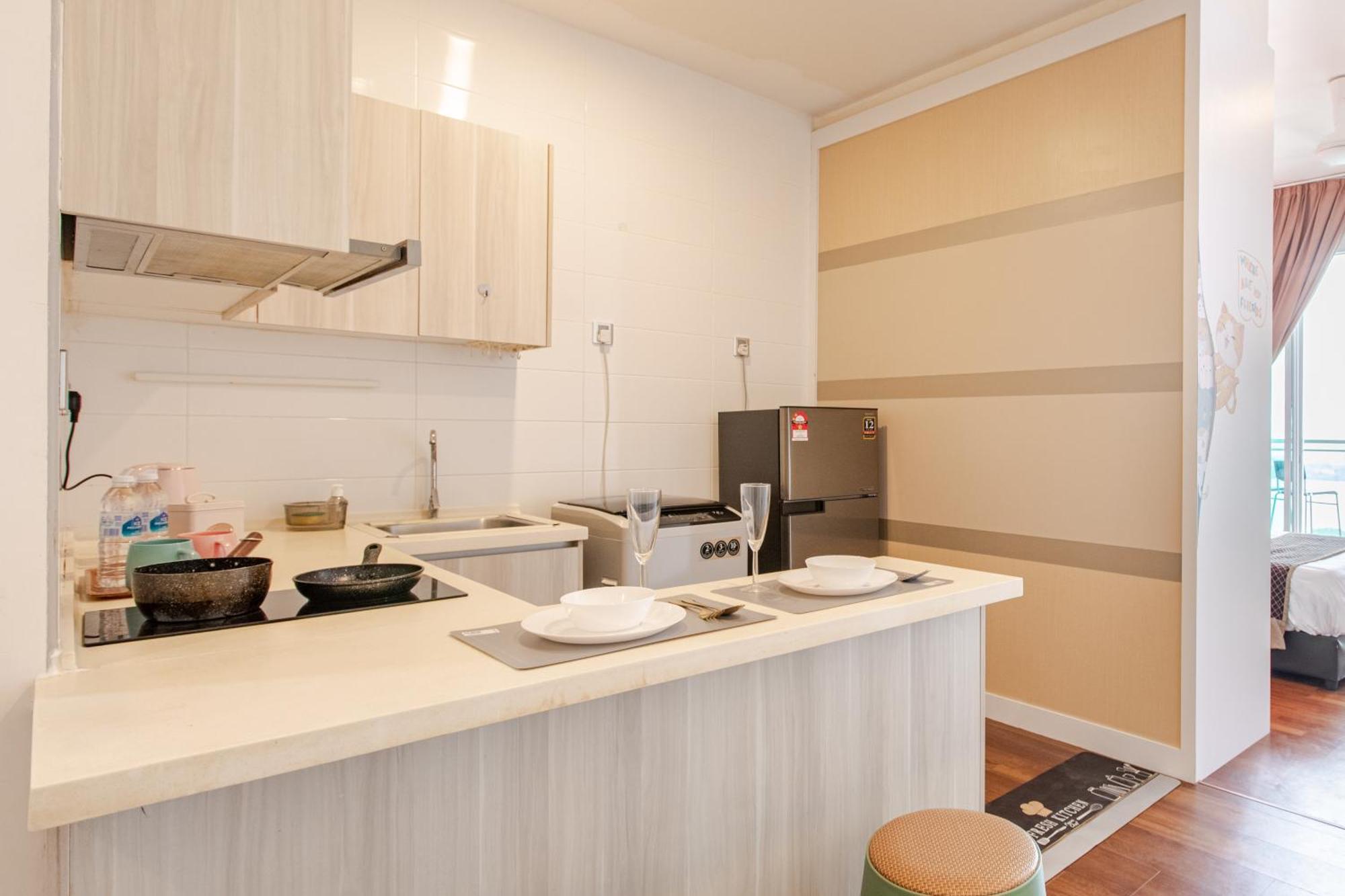 Paragon Suites Studios With Private Jacuzzi Near Ciq Rts Johor Bahru Buitenkant foto
