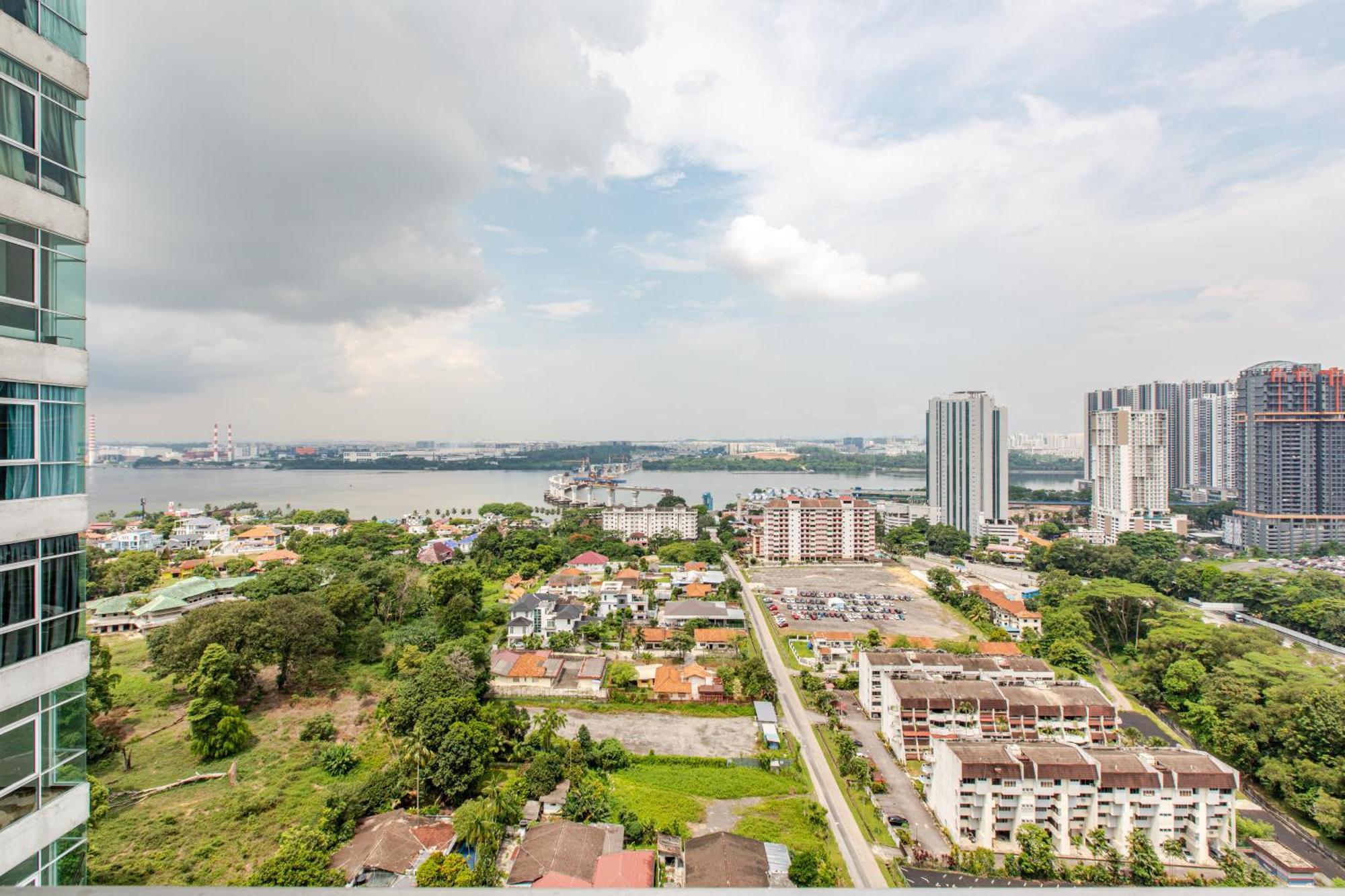 Paragon Suites Studios With Private Jacuzzi Near Ciq Rts Johor Bahru Buitenkant foto