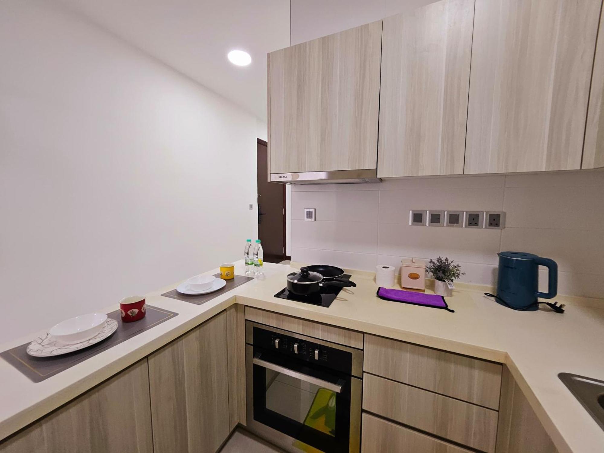 Paragon Suites Studios With Private Jacuzzi Near Ciq Rts Johor Bahru Buitenkant foto