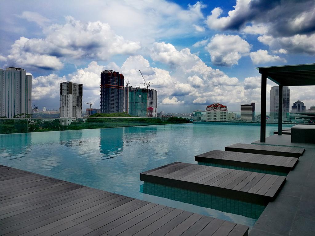 Paragon Suites Studios With Private Jacuzzi Near Ciq Rts Johor Bahru Buitenkant foto
