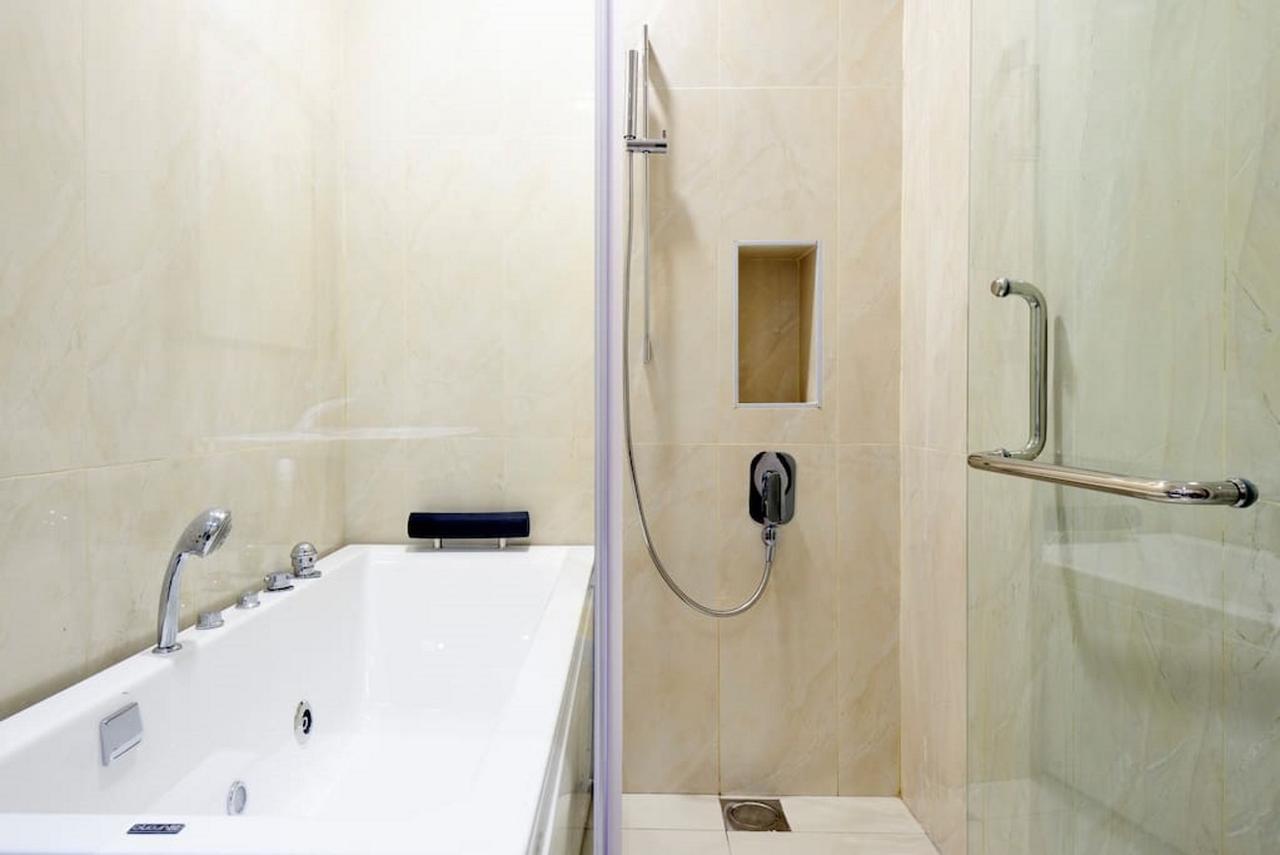 Paragon Suites Studios With Private Jacuzzi Near Ciq Rts Johor Bahru Buitenkant foto