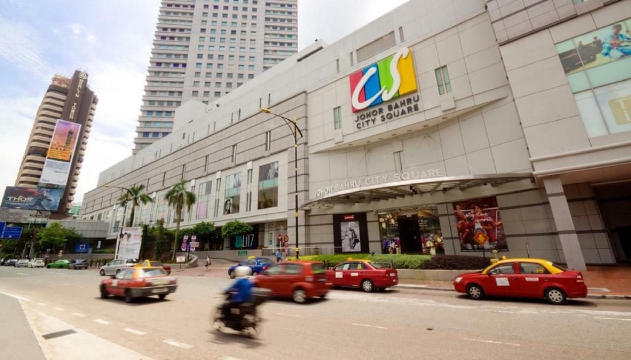 Paragon Suites Studios With Private Jacuzzi Near Ciq Rts Johor Bahru Buitenkant foto